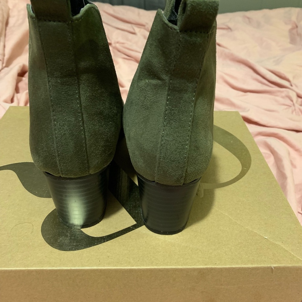 Boots - Picture 3 of 4